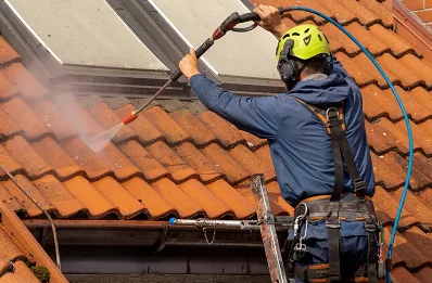 Démoussage et hydrofuge de toiture à Clèdes
